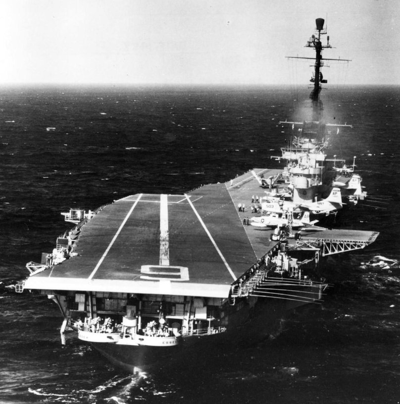 Авианосец Эссекс