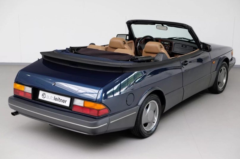 Saab 900 Convertible