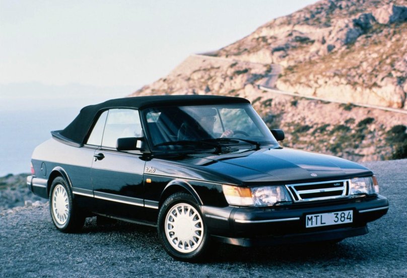 Saab 900