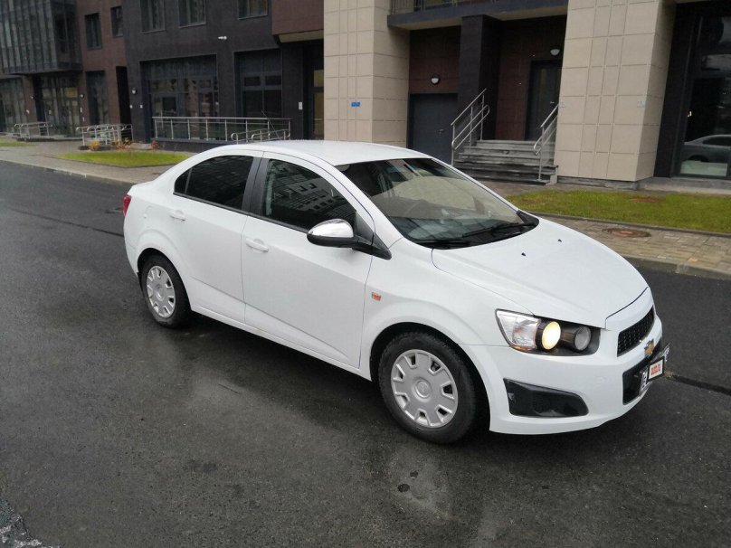 Chevrolet Aveo 2012 белый