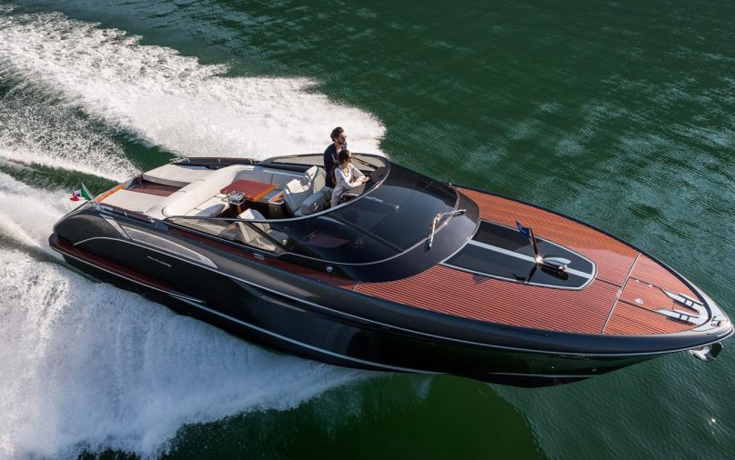 Яхта Riva