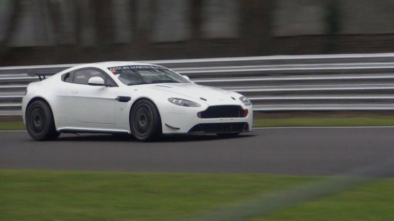Aston Martin v8 Vantage gt4
