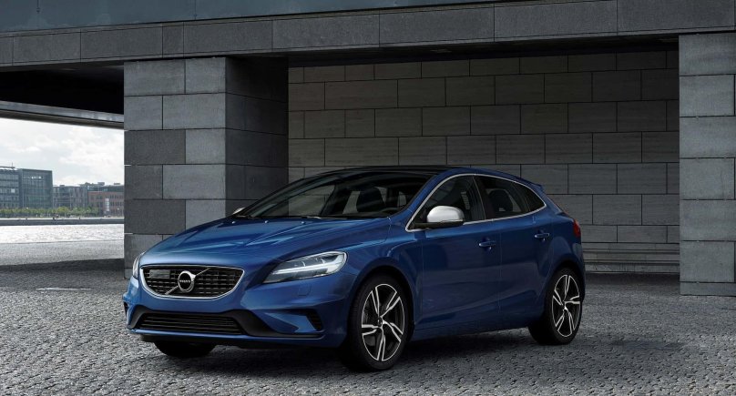 Volvo v40 2019