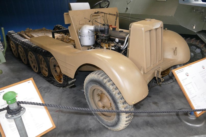 Полугусеничный тягач SD. KFZ. 11