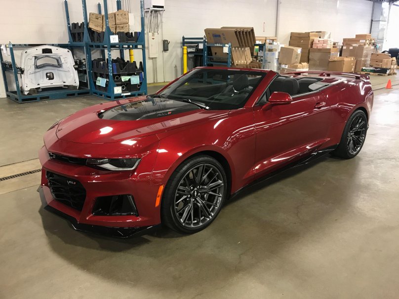 Chevrolet Camaro zl1 красный