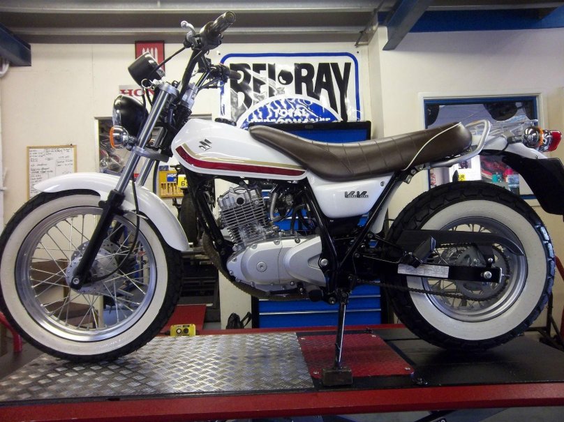 Сузуки vr125 van van аккумуляторный отсек