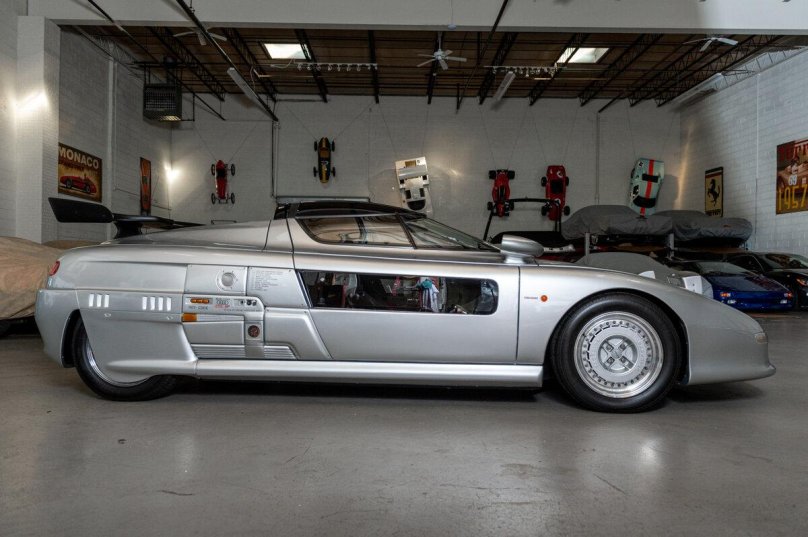 Aztec машина 1988