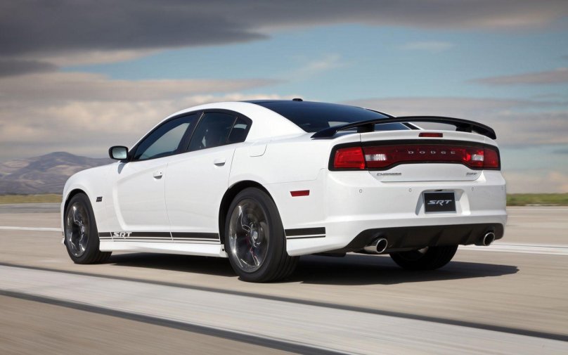Dodge Charger srt8 2013