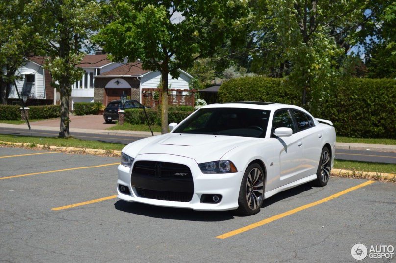 Dodge Charger srt8 2013