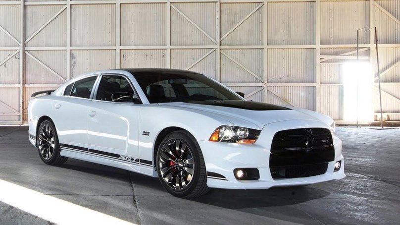 Dodge Charger srt8 2013