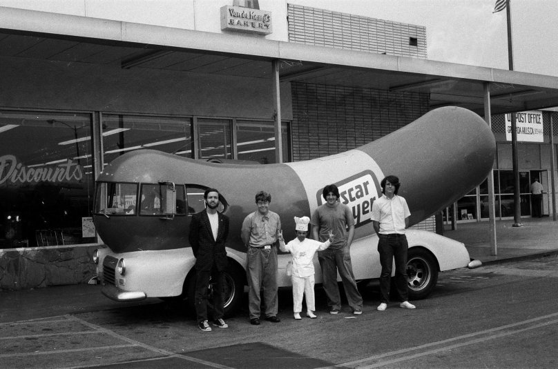 Машина на колесах 1983 хотдоги