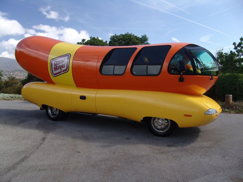 Автомобили Oscar Mayer Wienermobile