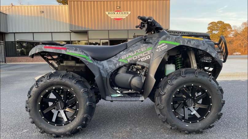 Кавасаки брут Форс 750