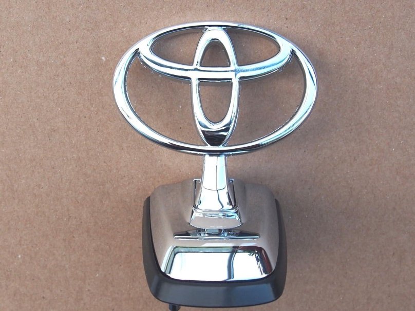 Прицел на капот Land Cruiser 80