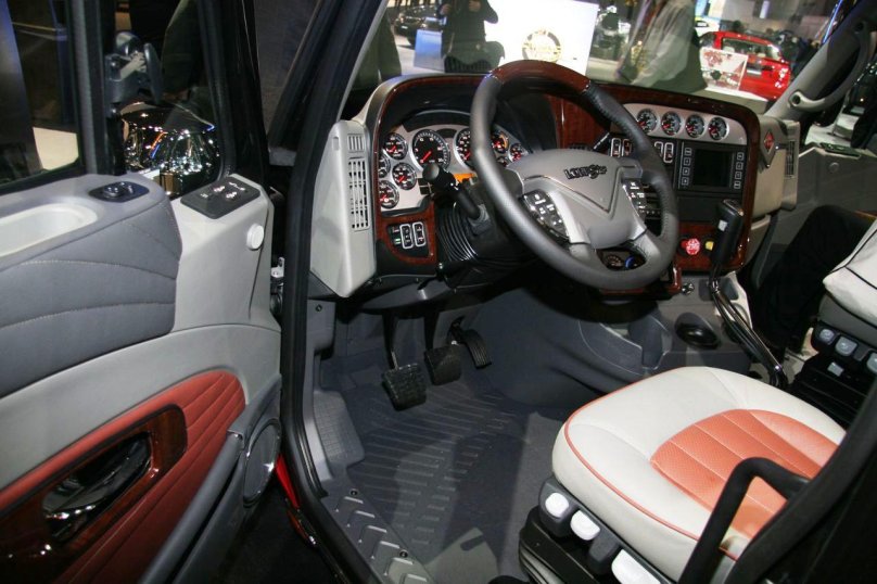 International Lonestar кабина