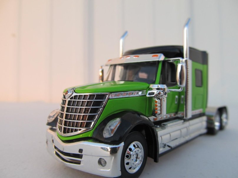 International Lonestar IXO 1 43