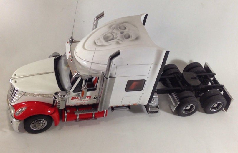 Тягач КALMAR модели tr6181