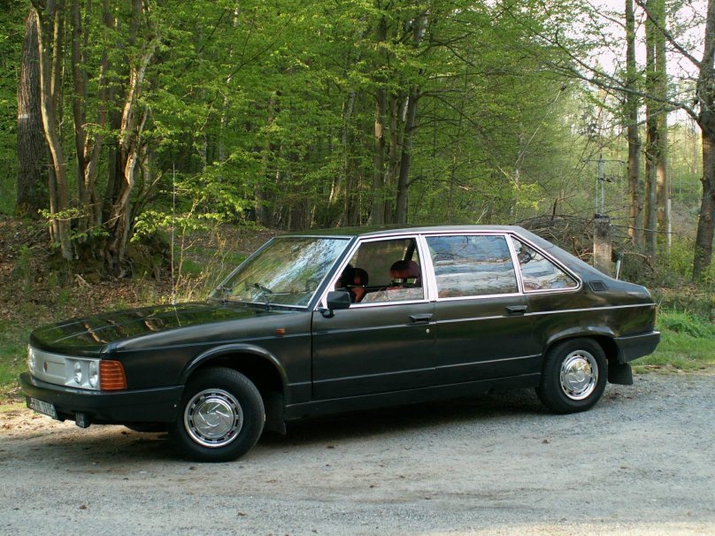 Татра легковая 613