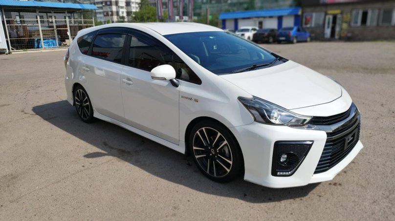 Приус Альфа 7 мест