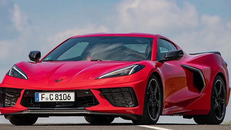 Шевроле Корвет 2022
