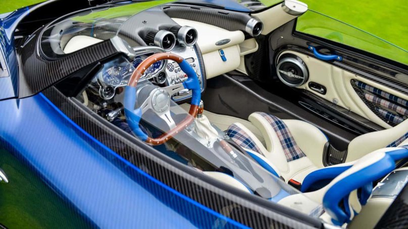 Pagani Zonda салон