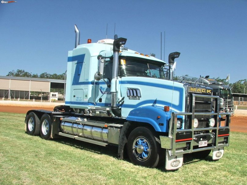 Mack super-Liner e600