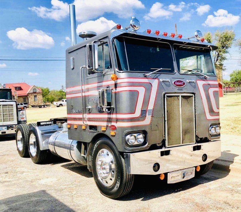 Peterbilt 352