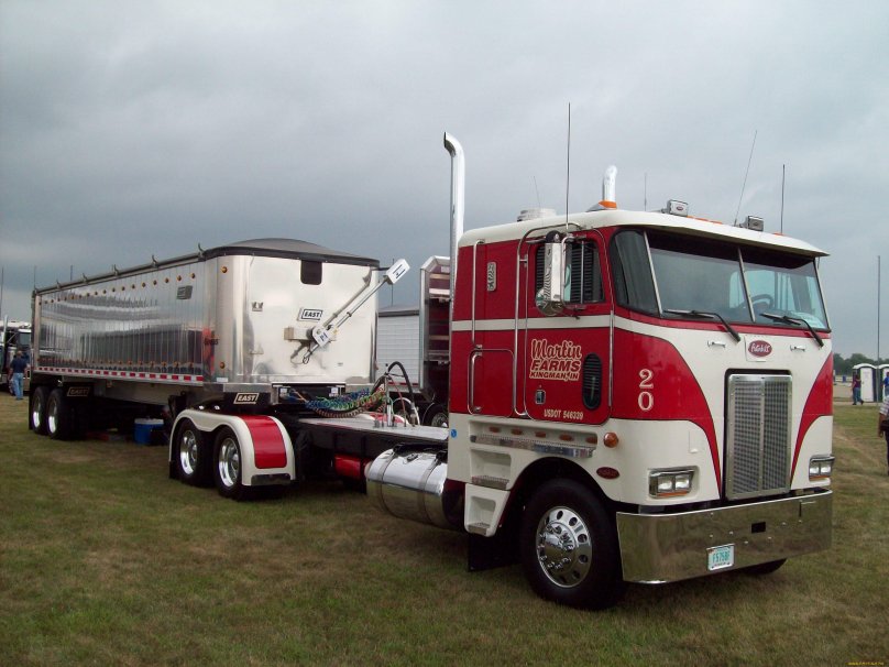 Peterbilt 362 Cabover