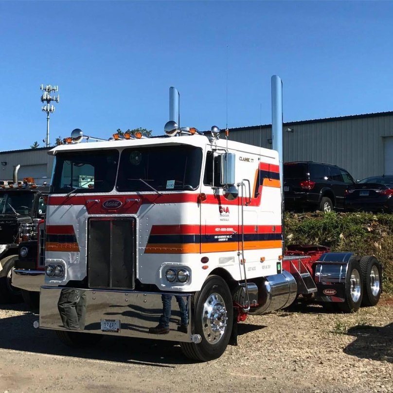 Peterbilt 352