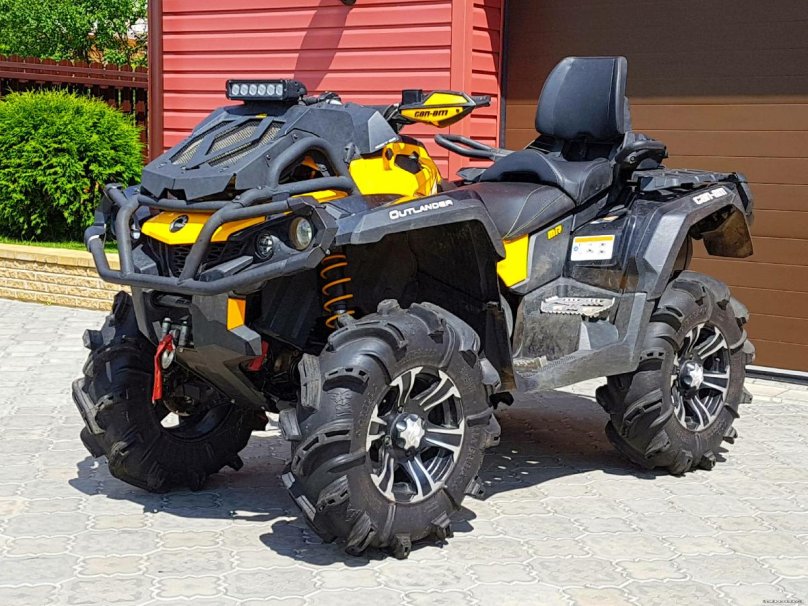 Квадроцикл БРП Аутлендер 1000