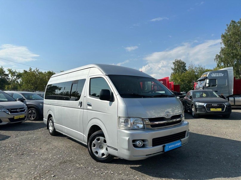 Toyota Hiace h200 2004 2010 минивэн