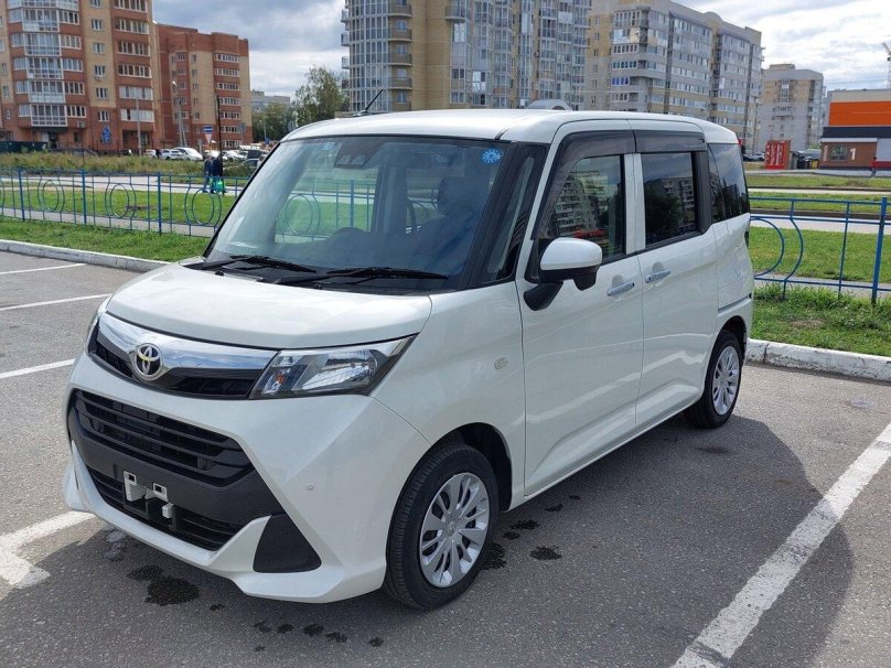 Toyota Tank 1.0 CVT,