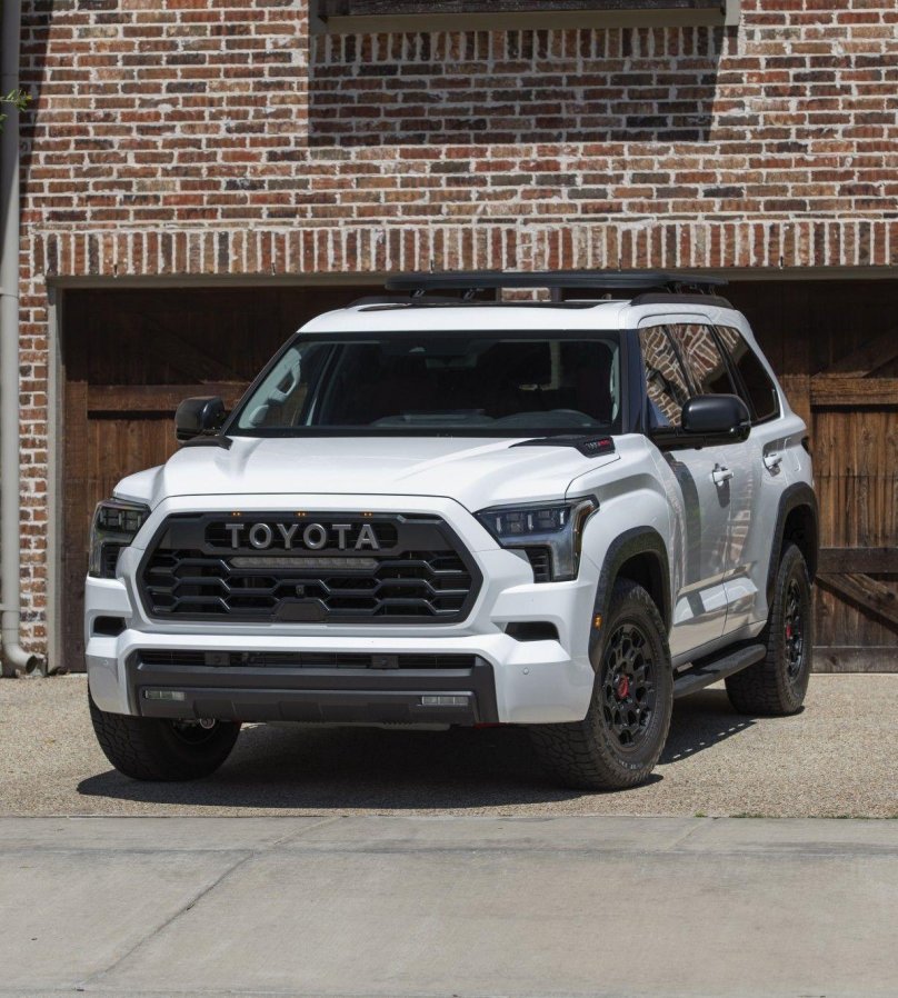 Тойота Sequoia 2023