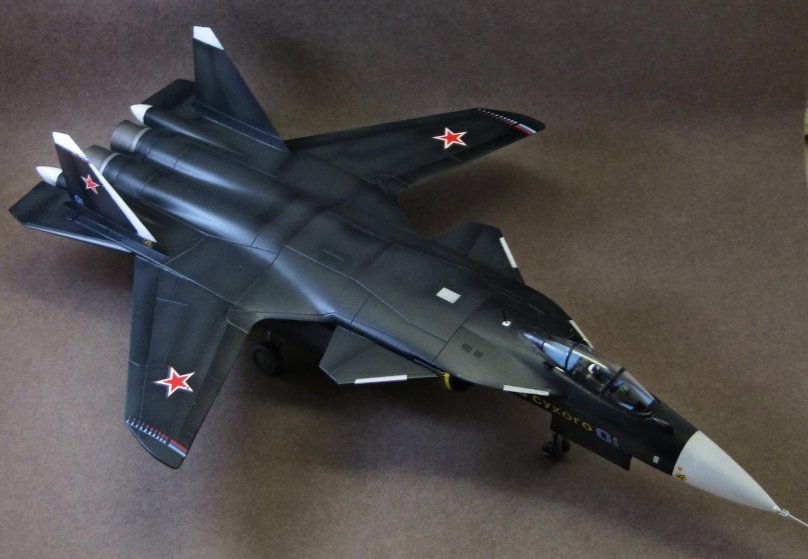 Су 47 Беркут модель звезда