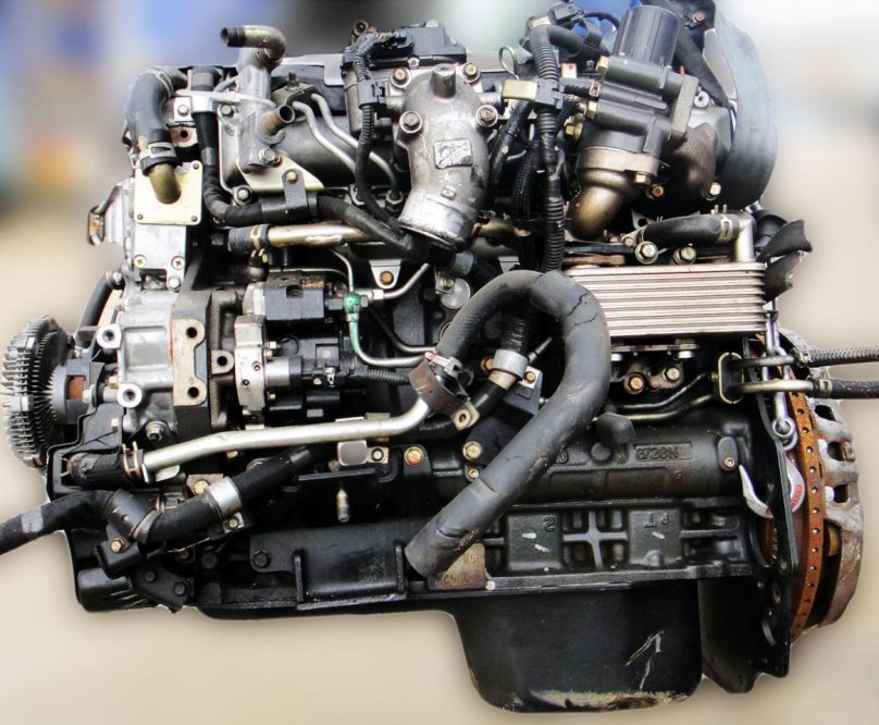 Двигатель Митсубиси 4м50