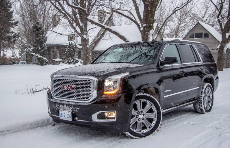 Машина GMC Yukon Denali