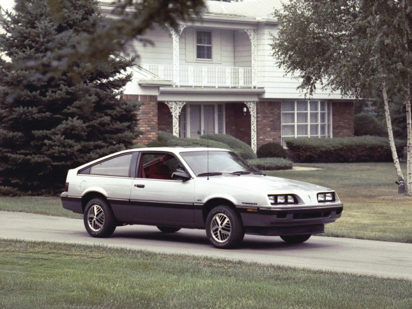 Pontiac Sunbird 1985