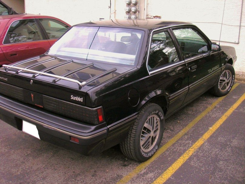 Pontiac Sunbird 1985