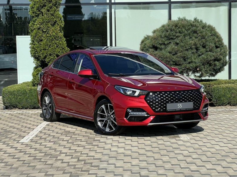 Omoda s5 красная