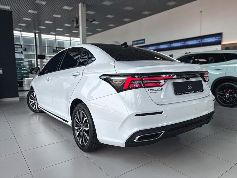 Омода седан 2023 s5