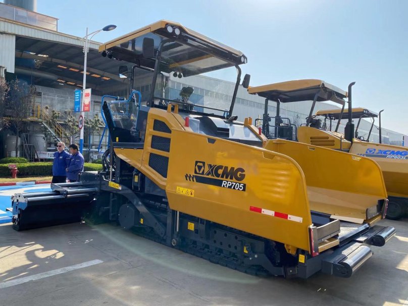 Асфальтоукладчик XCMG rp705