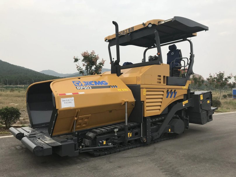 Асфальтоукладчик XCMG rp603