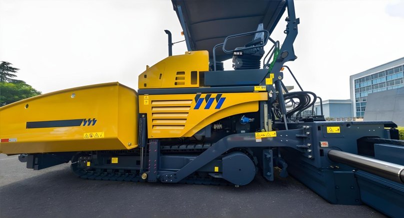 Асфальтоукладчик XCMG rp803