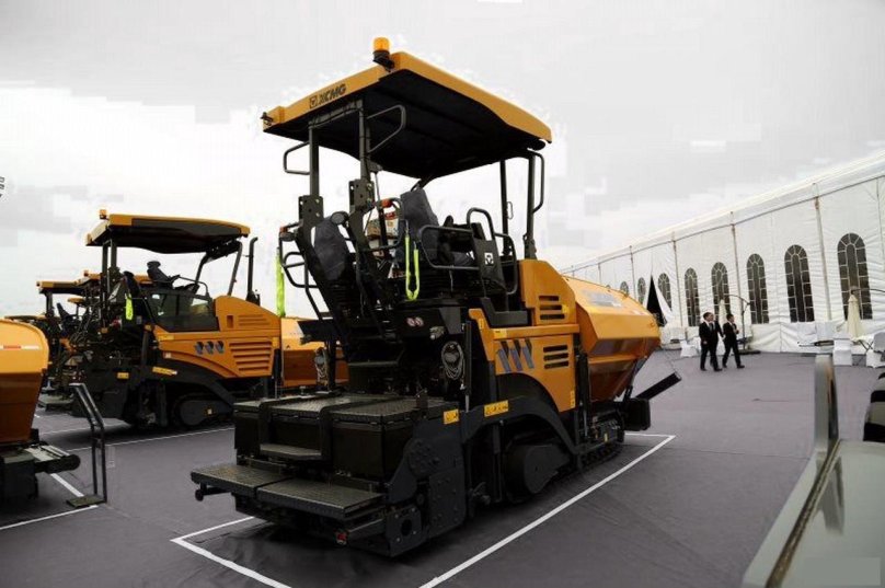 Асфальтоукладчик XCMG rp403