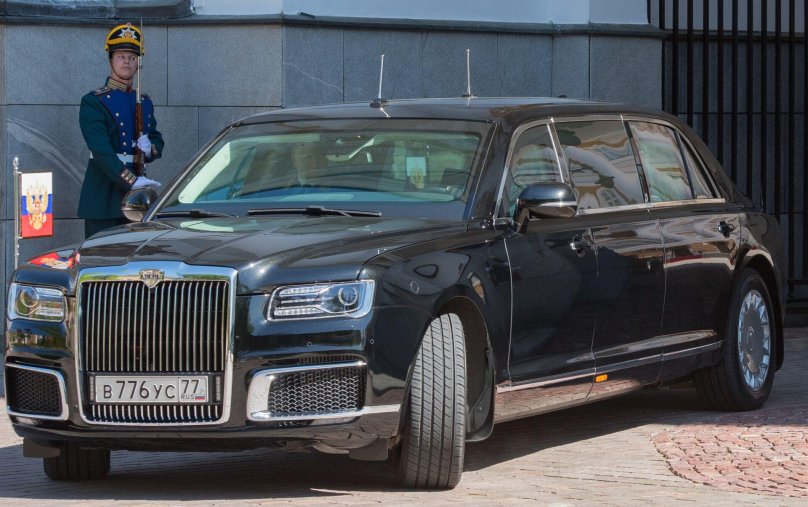 Автомобиль президента России Путина Аурус