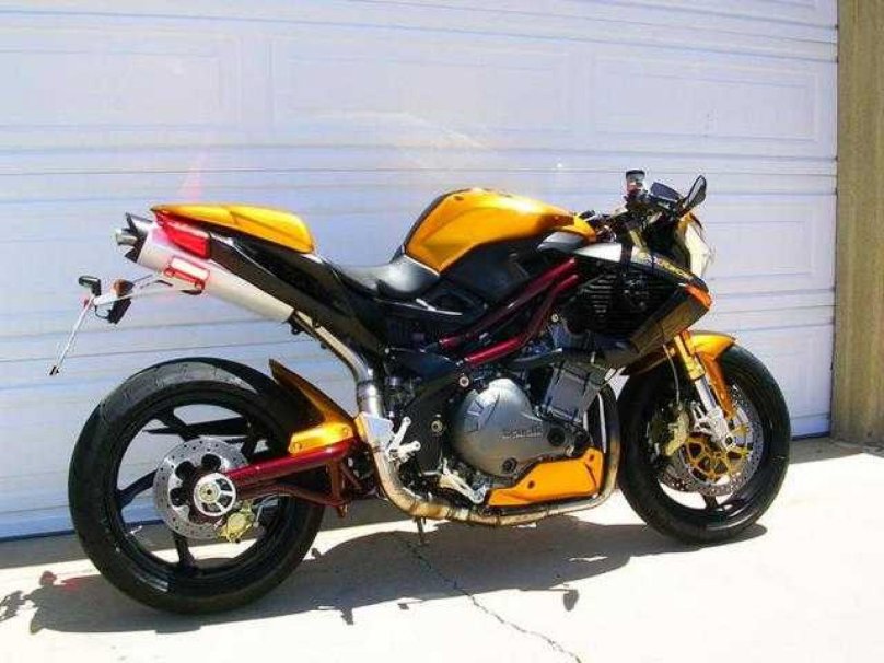 Benelli Cafe Racer