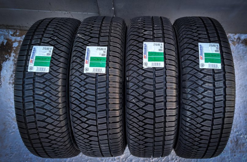 215/65 R16 BFGOODRICH Urban Terrain t/a 98h