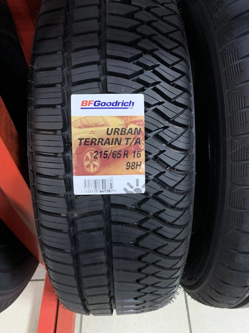 Urban Terrain 215 65 16