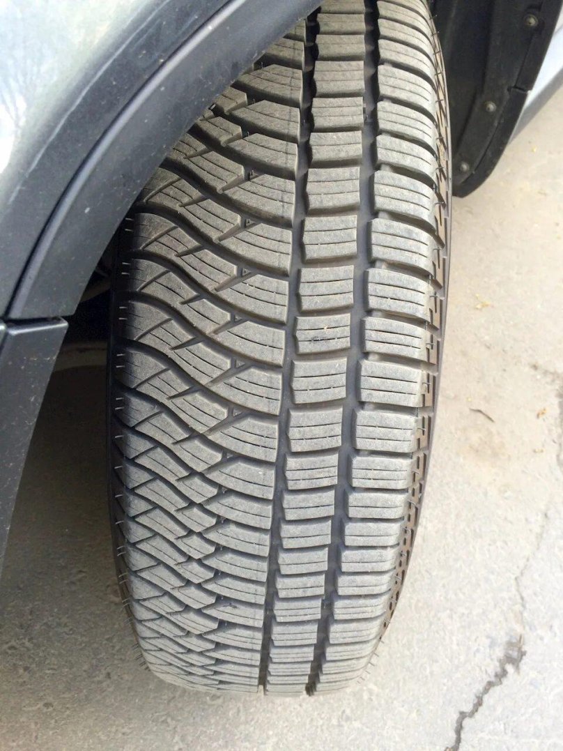 215/65 R16 BFGOODRICH Urban Terrain t/a 98h