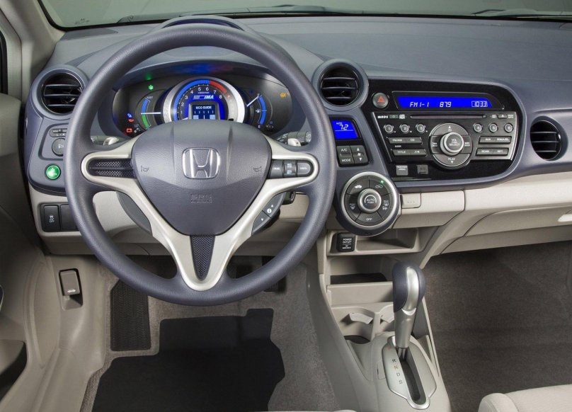 Хонда Инсайт гибрид 2009 салон